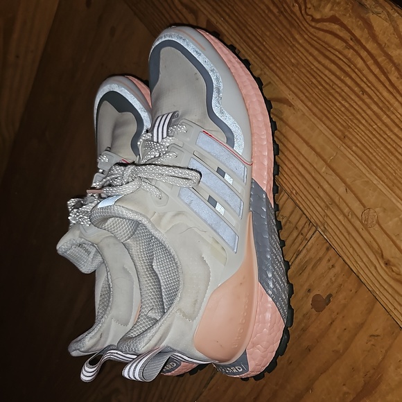 Adidas Gaurd Sneaker. - Picture 2 of 6